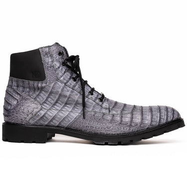Leoni In Gray