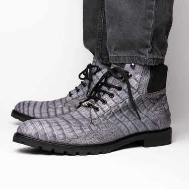 Leoni In Gray