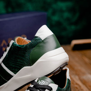 Lyon In Green / White
