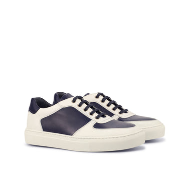 DapperFam Rivale in White / Navy Men's Italian Leather Trainer in White / Navy