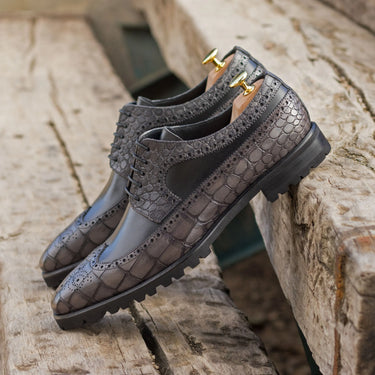 DapperFam Zephyr in Grey / Black Men's Italian Croco Embossed Leather Longwing Blucher