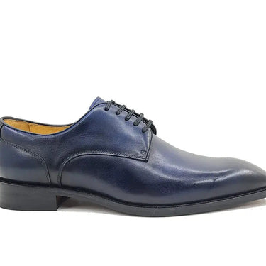 Carrucci Shoes Burnished Leather Plain Toe Blucher in Navy