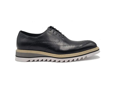 Carrucci Patina Wing-tip Oxford Medallion Shoe in Black