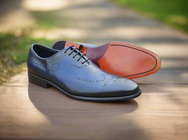 Carrucci Shoes Whole Cut Oxford Medallion Dress Shoe