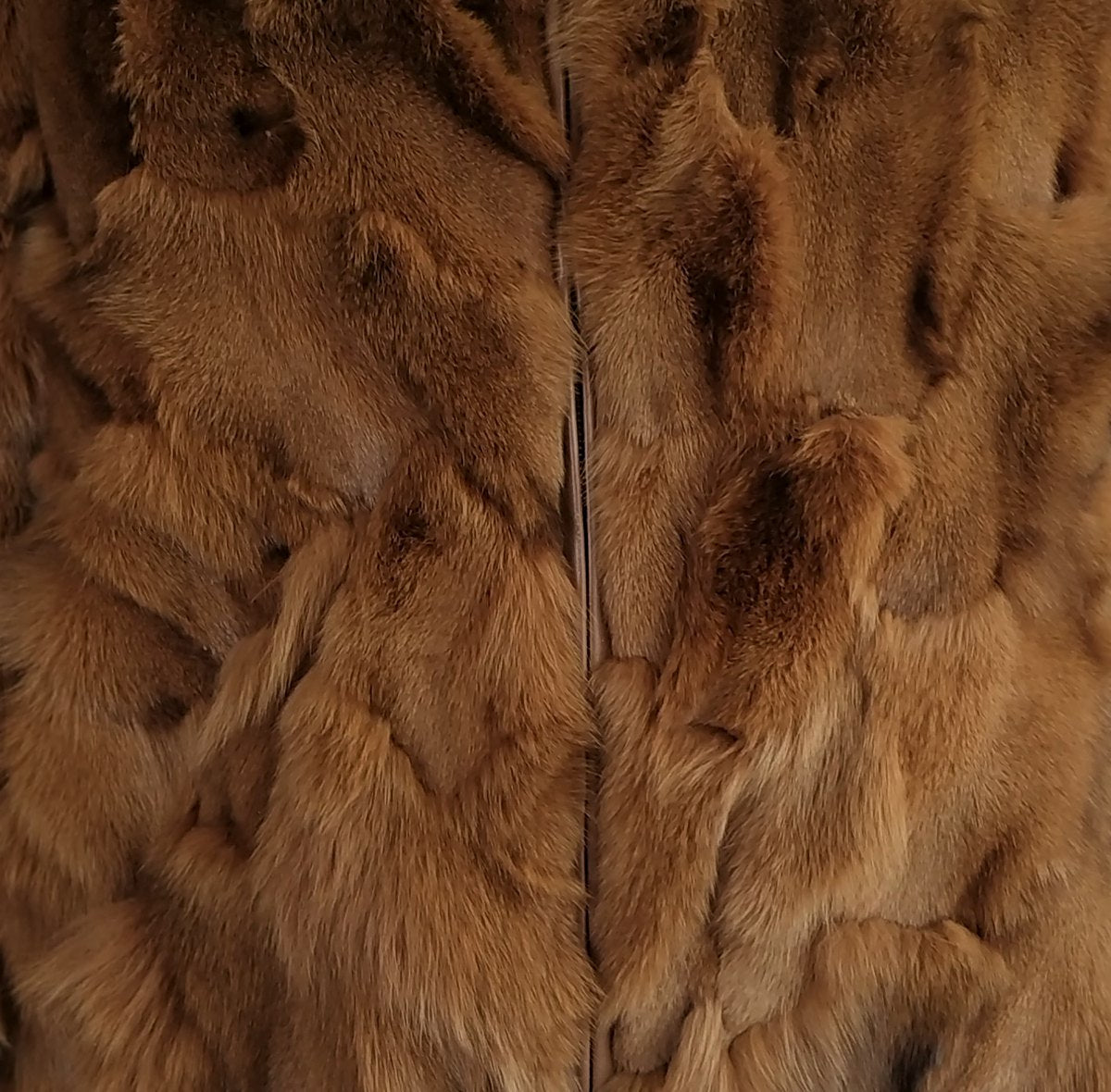 Calvere Furs genuine fox fur, whiskey, close detail
