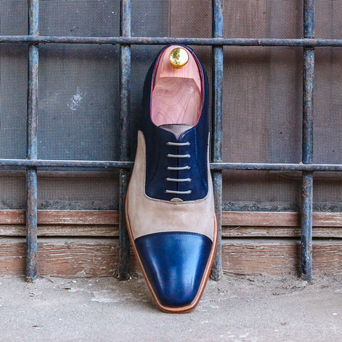 Rafael in Sand / Navy Men